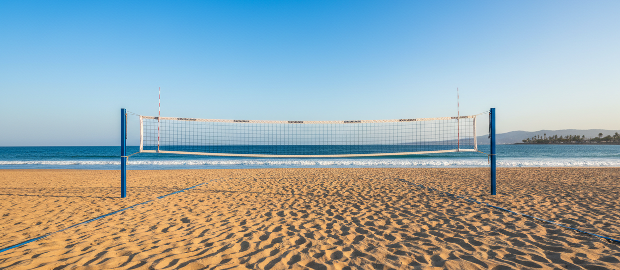 erstelle ein fotorealistisches bild im querformat mit einem strand und einem beachvolleyballnetz. es soll ein header für einen onlineshop werden